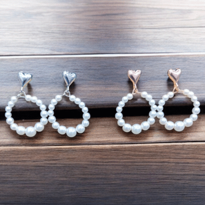 Casual pearl earrings