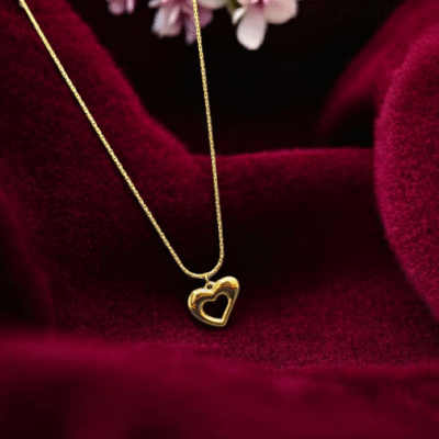 ANTI TARNISH CHAIN WITH TRENDING HEART PENDANT
