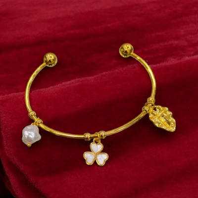 18K GOLD PLATED FLOWER CHARMING BANGLE TYPE BRACELETS