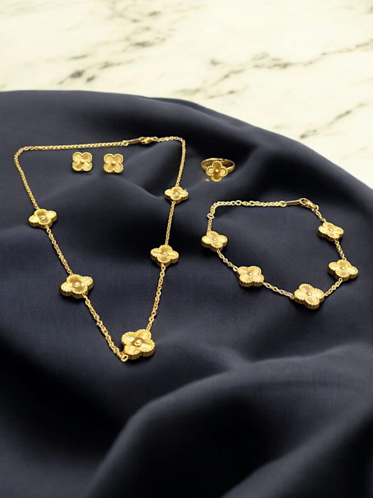 GOLDCLOVERSET