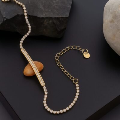 GOLDEN CHARM BRACELETS WITH SYMBOLIC PENDANT