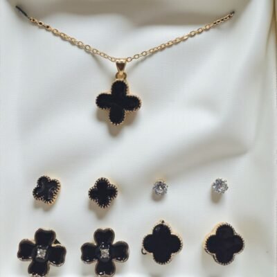 BLACK CLOVER SET WITH EARRING AND DIAMOND STUDS