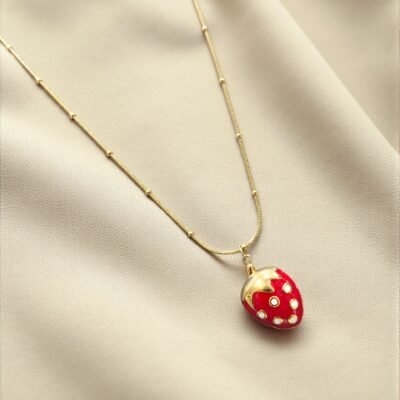 GOLD PLATED  TRENDING STRAWBERRY PENDANT ANTITARNISH CHAIN