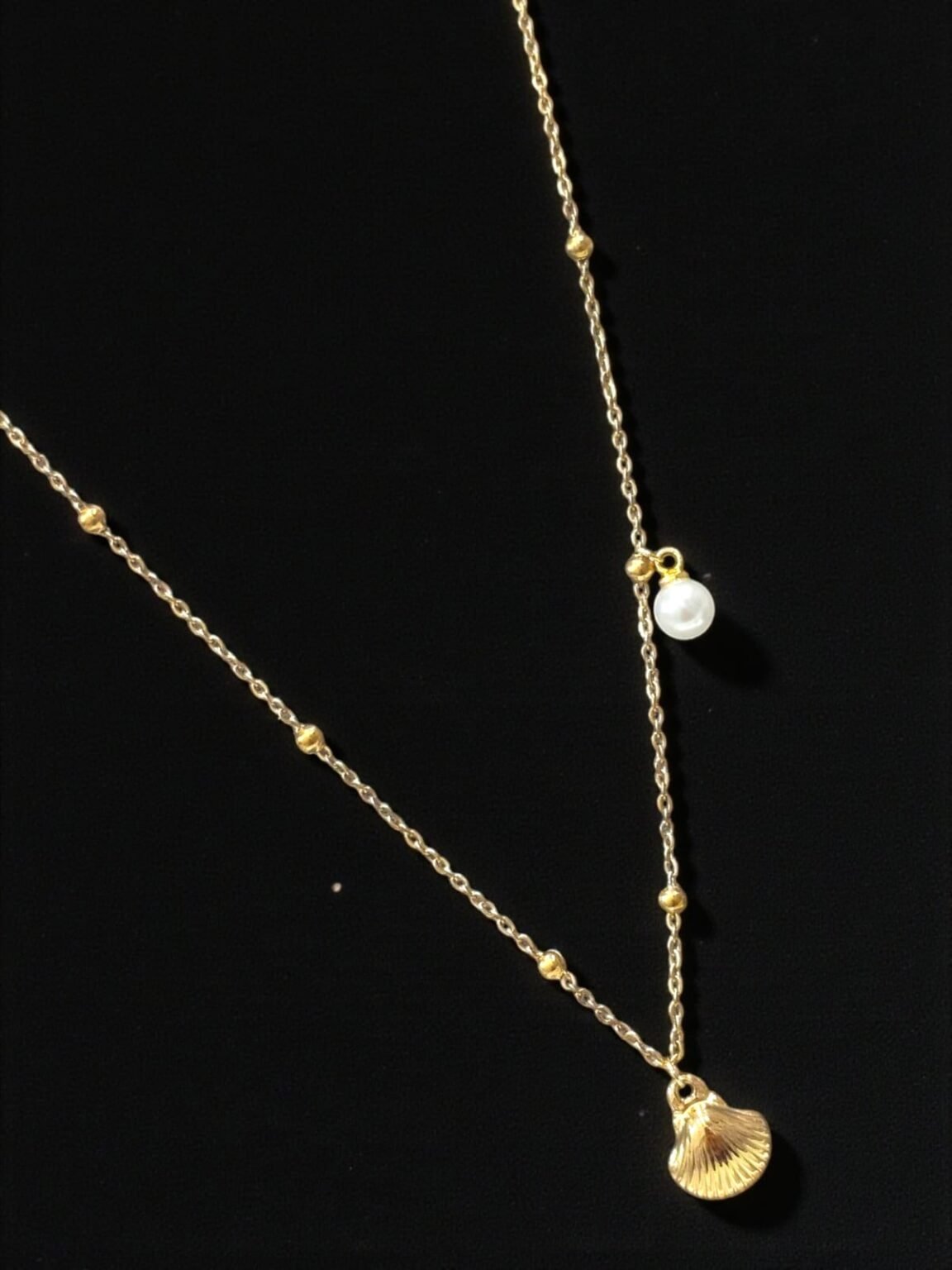 pearl charm with sea shell pendant anti tarnish chain - Vibhabling