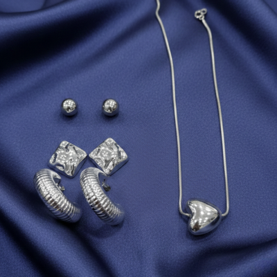 Silver fancy chain with combo earrings